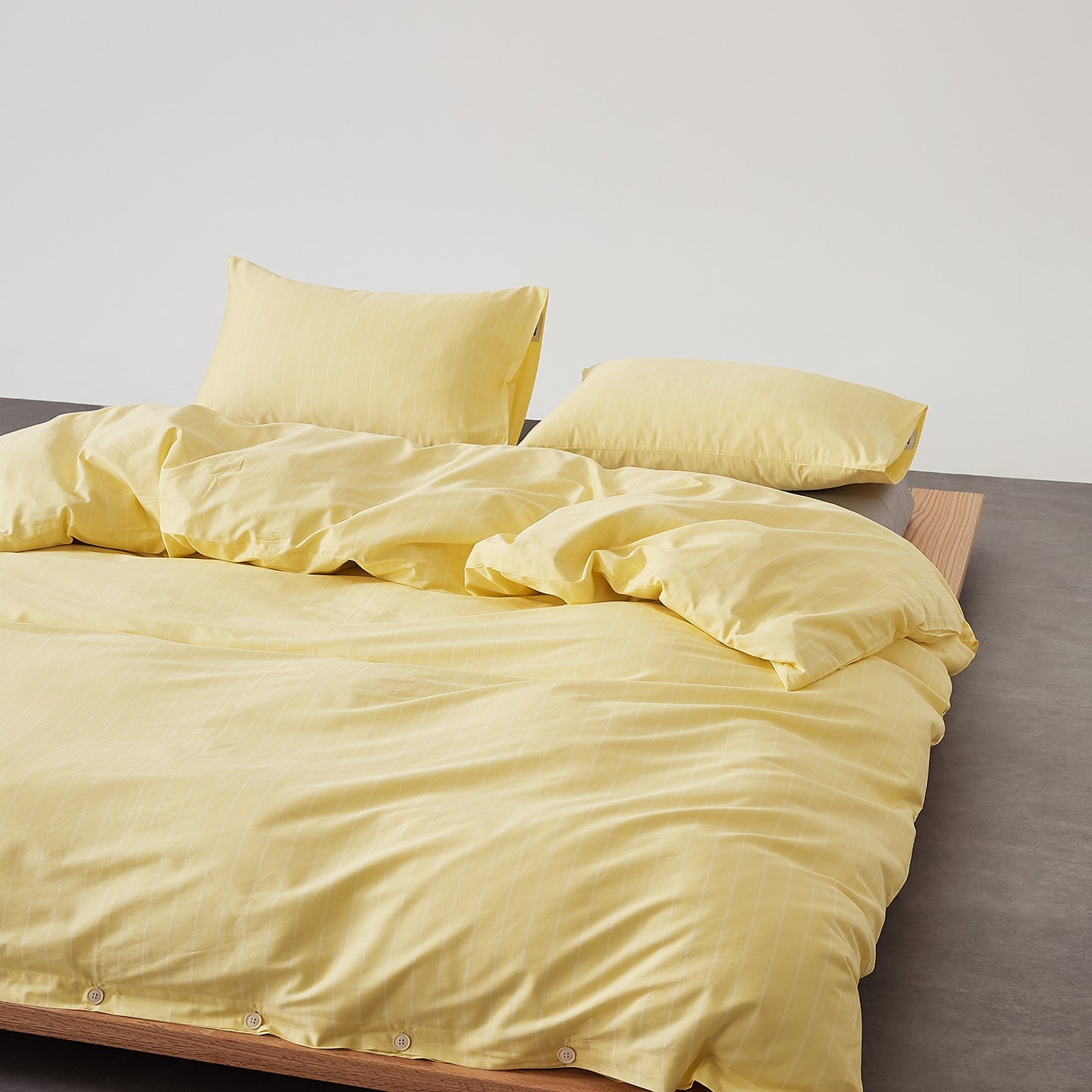 Henry Striped Buttoned Bedding Set / Coffee