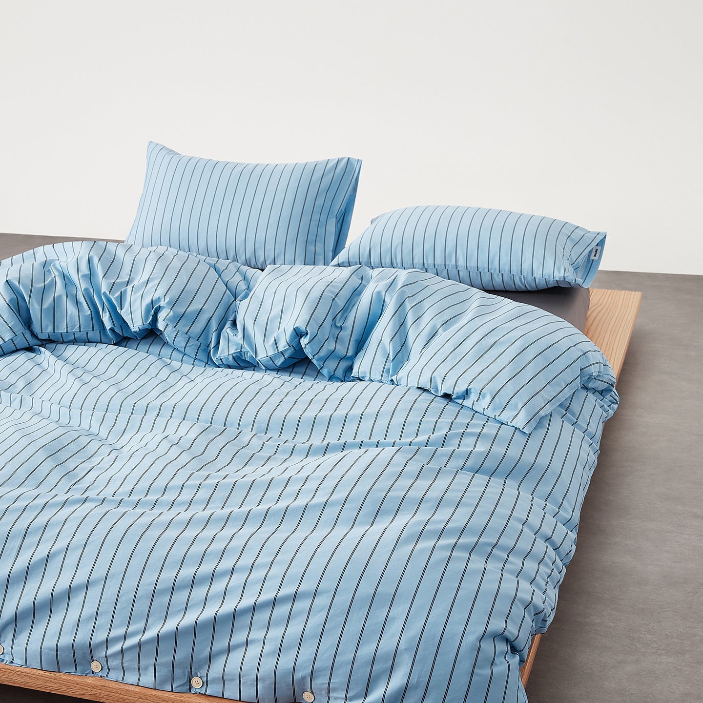 Henry Striped Buttoned Bedding Set / Coffee