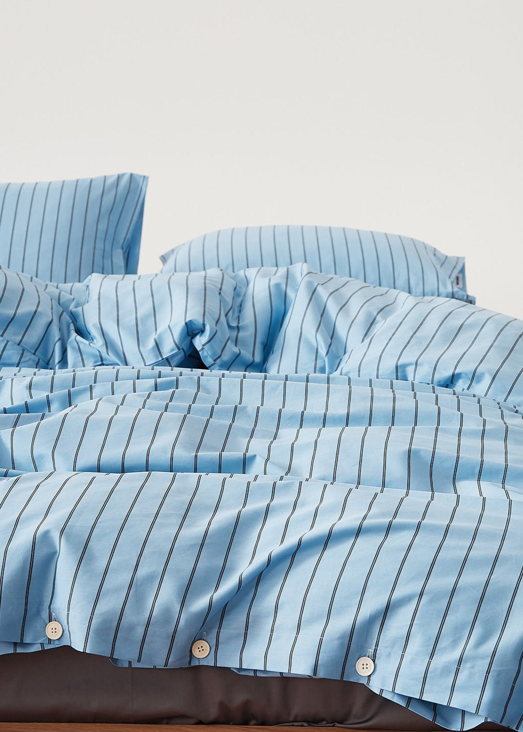 Henry Striped Buttoned Bedding Set / Coffee
