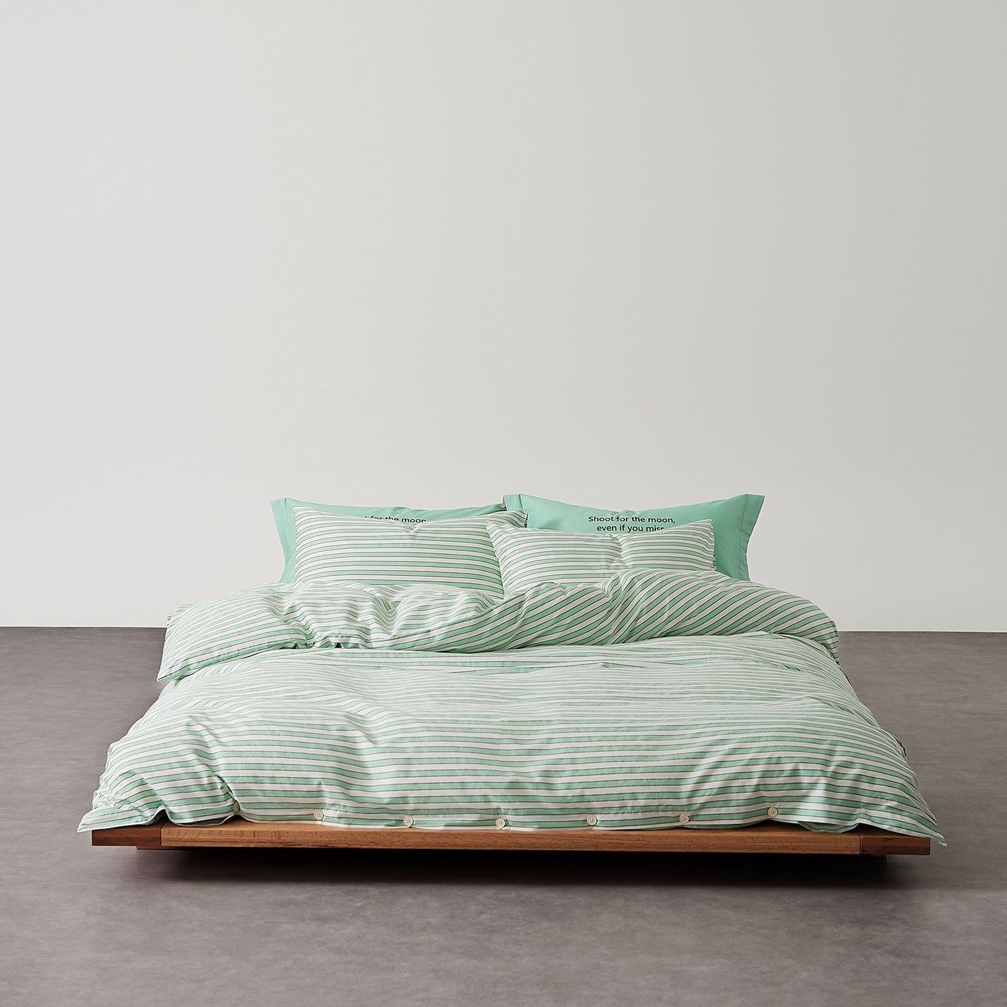 Henry Striped Buttoned Bedding Set / Coffee