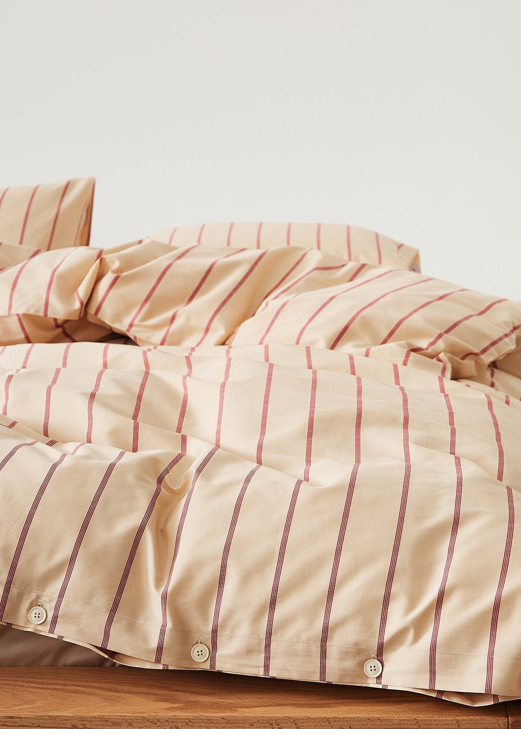 Henry Striped Buttoned Bedding Set / Coffee
