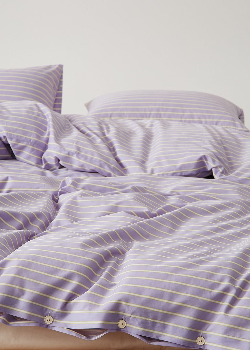 Henry Striped Buttoned Bedding Set / Coffee
