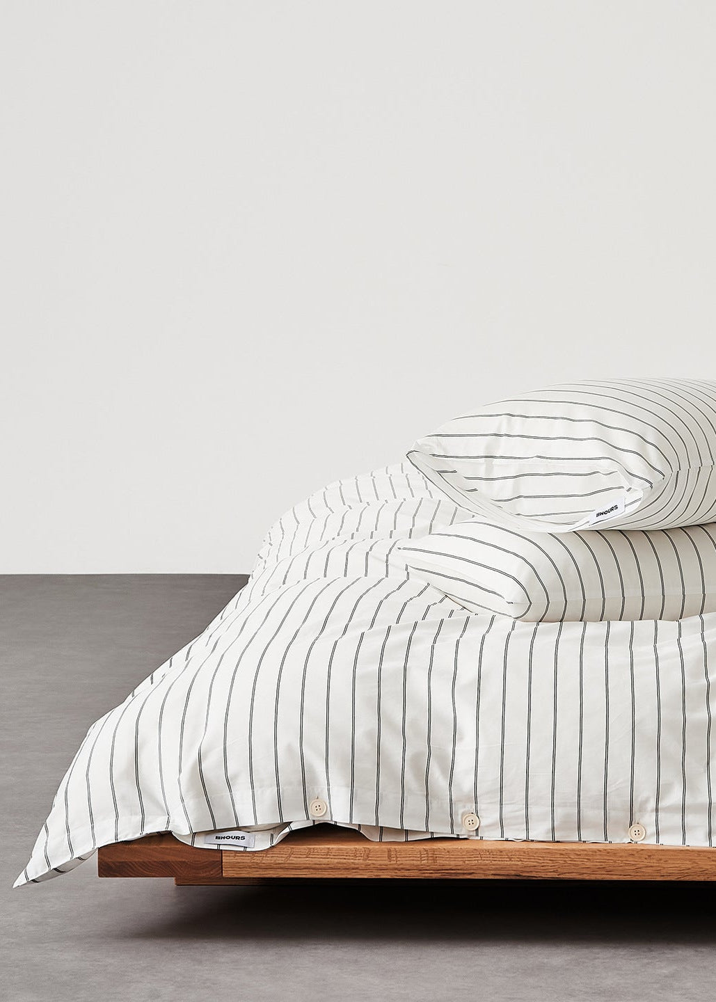 Henry Striped Buttoned Bedding Set / Coffee