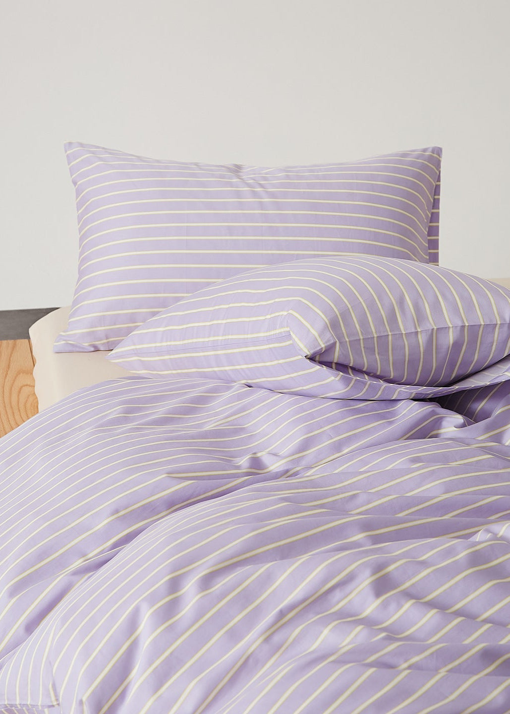 Henry Striped Buttoned Bedding Set / Coffee