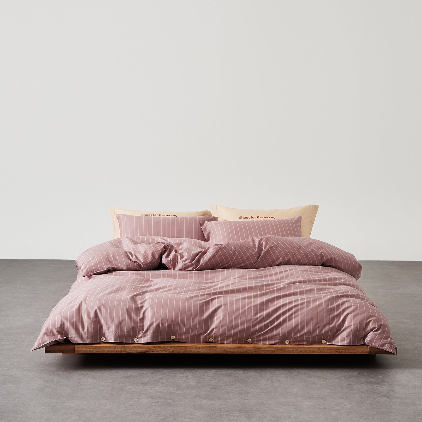 Henry Striped Buttoned Bedding Set / Coffee