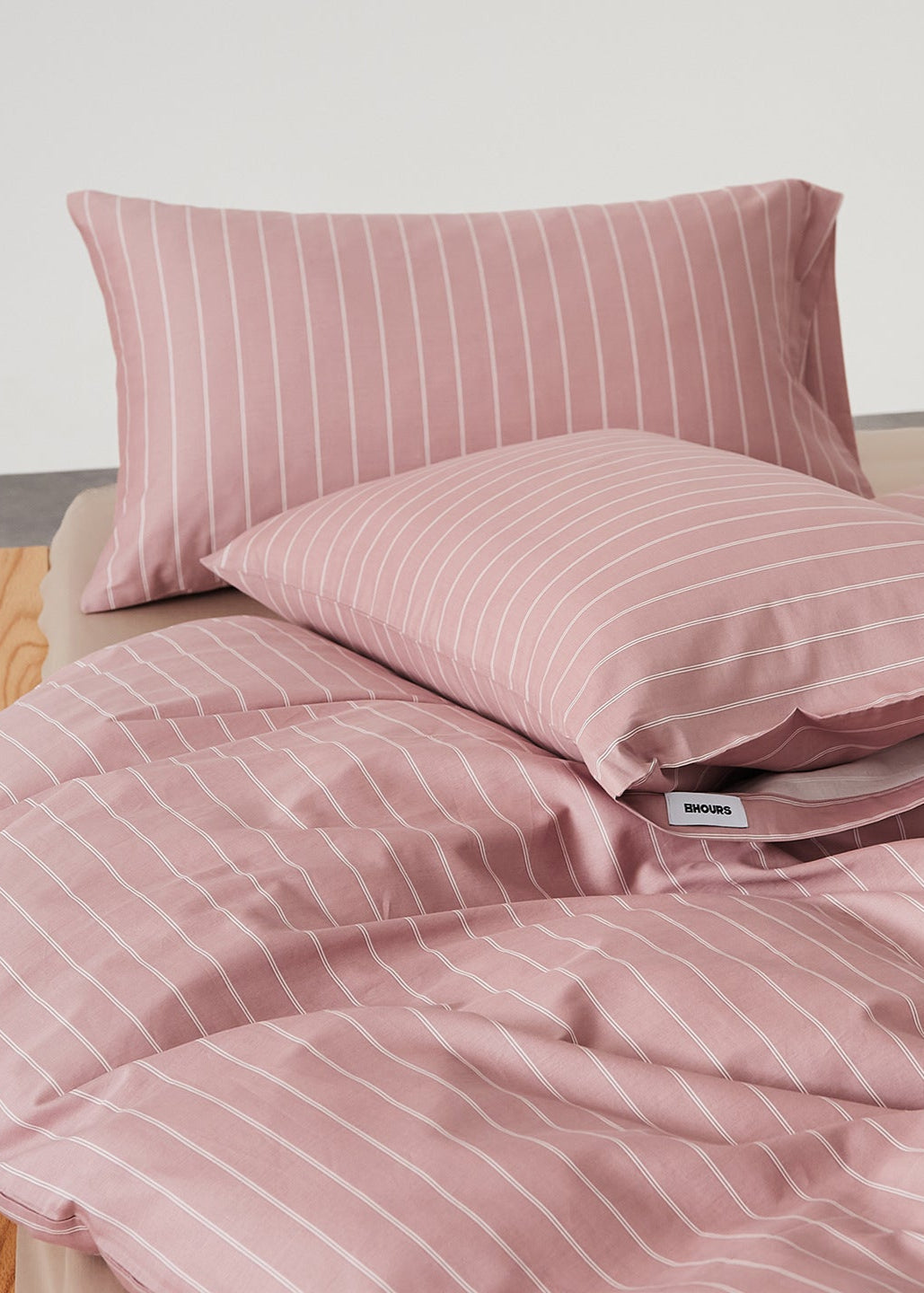 Henry Striped Buttoned Bedding Set / Coffee