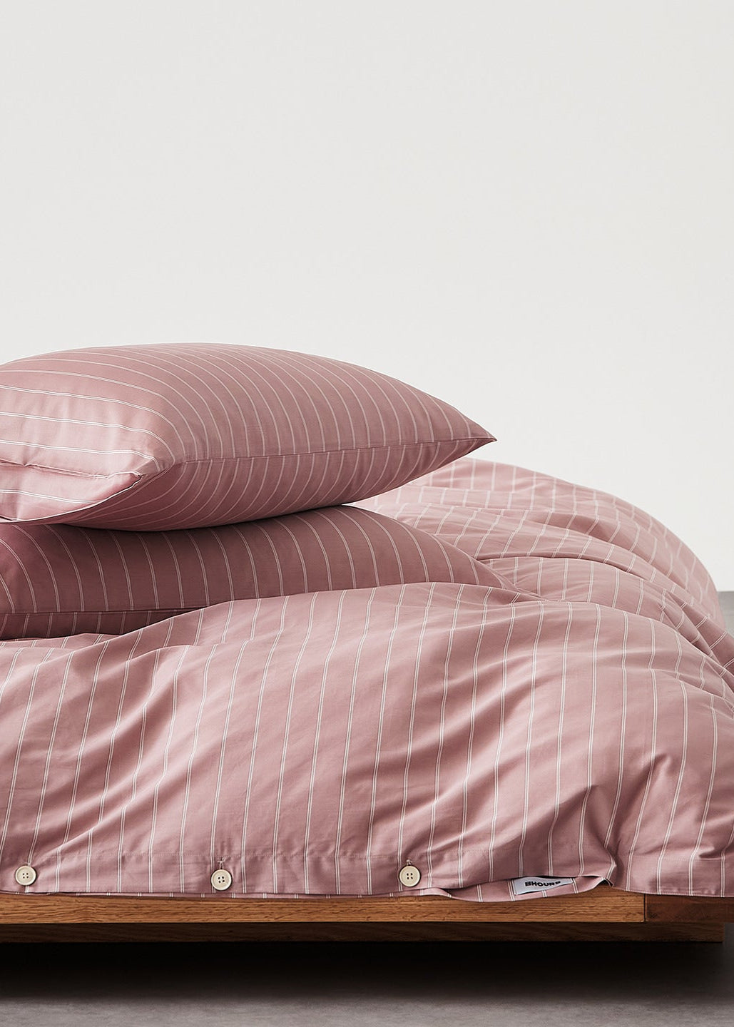 Henry Striped Buttoned Bedding Set / Coffee