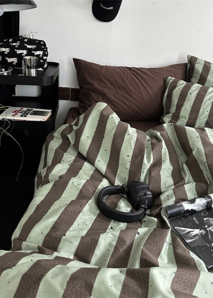 Liam Striped Bedding Set / Brown