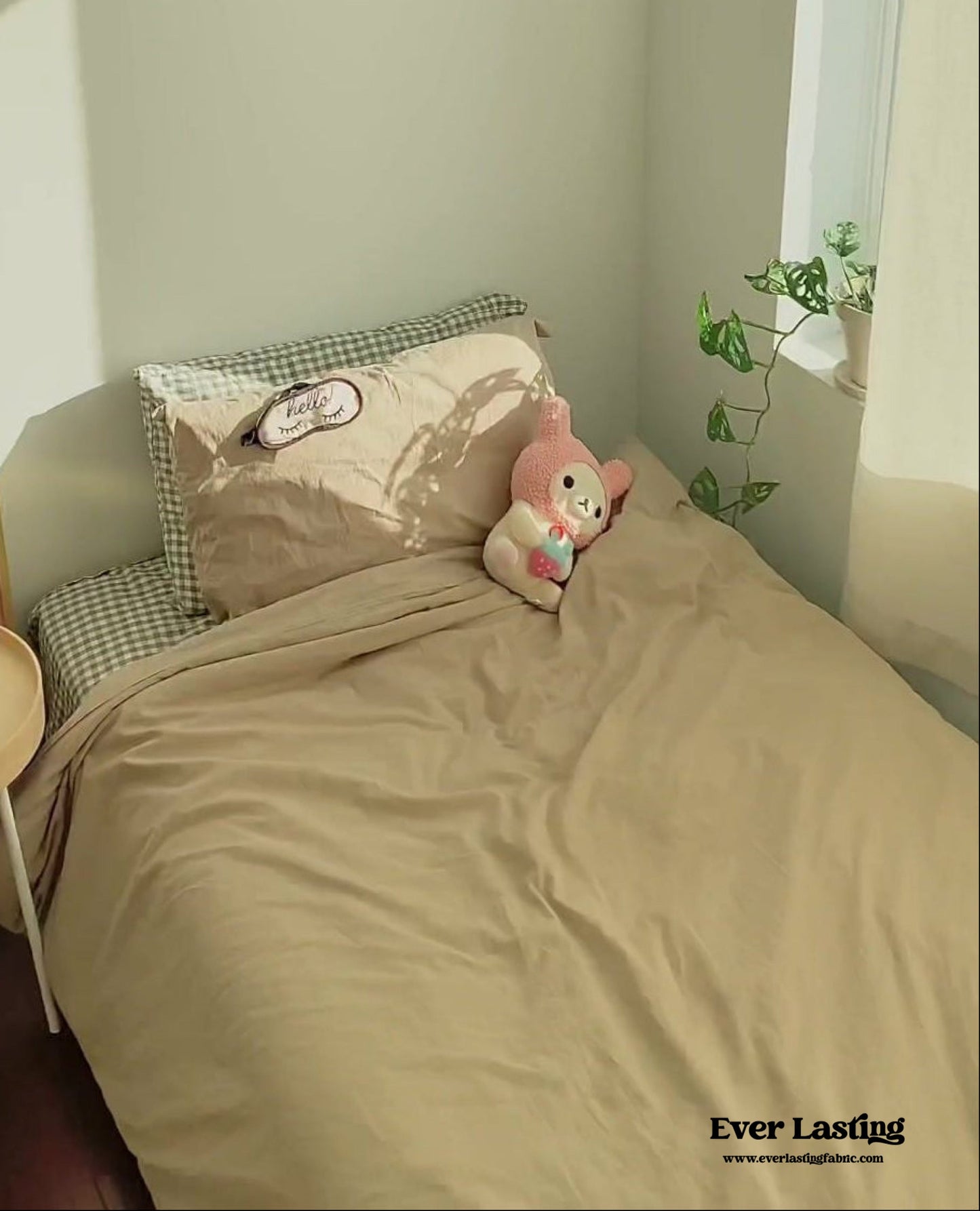 Checkered Bedding Set / Caramel Brown