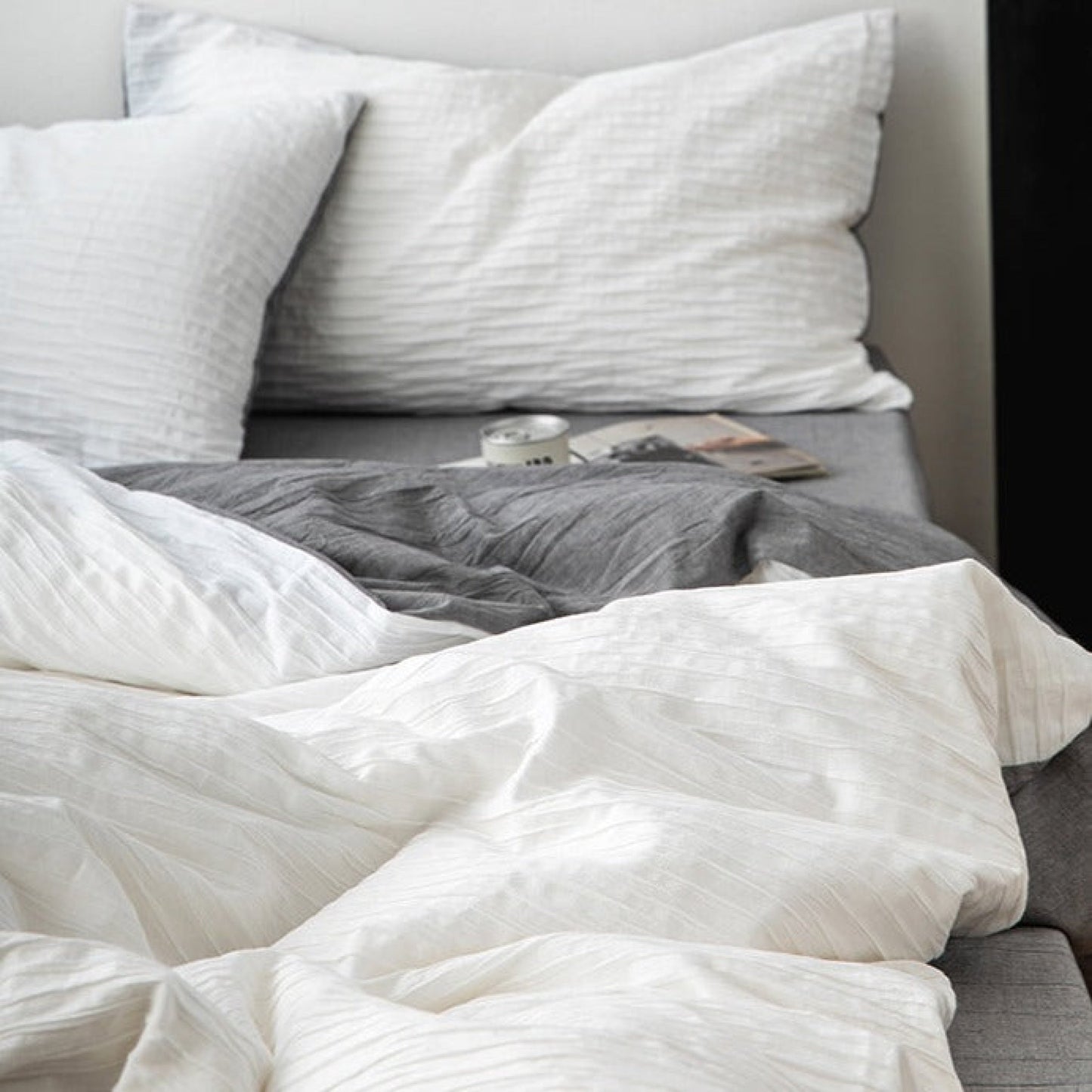 Neutral Bedding Set / Gray