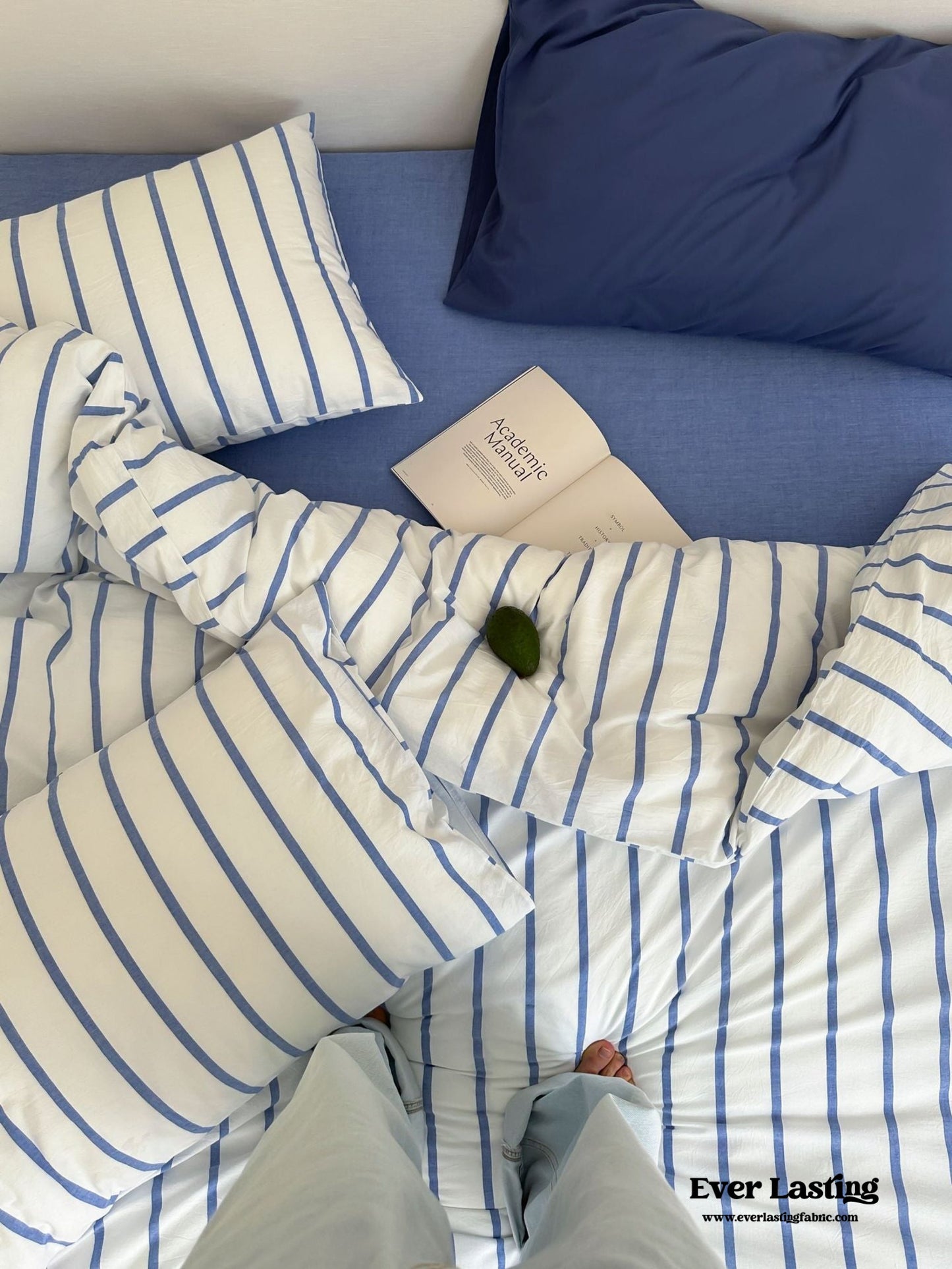 Refreshing Black Thin Stripe Bedding Set