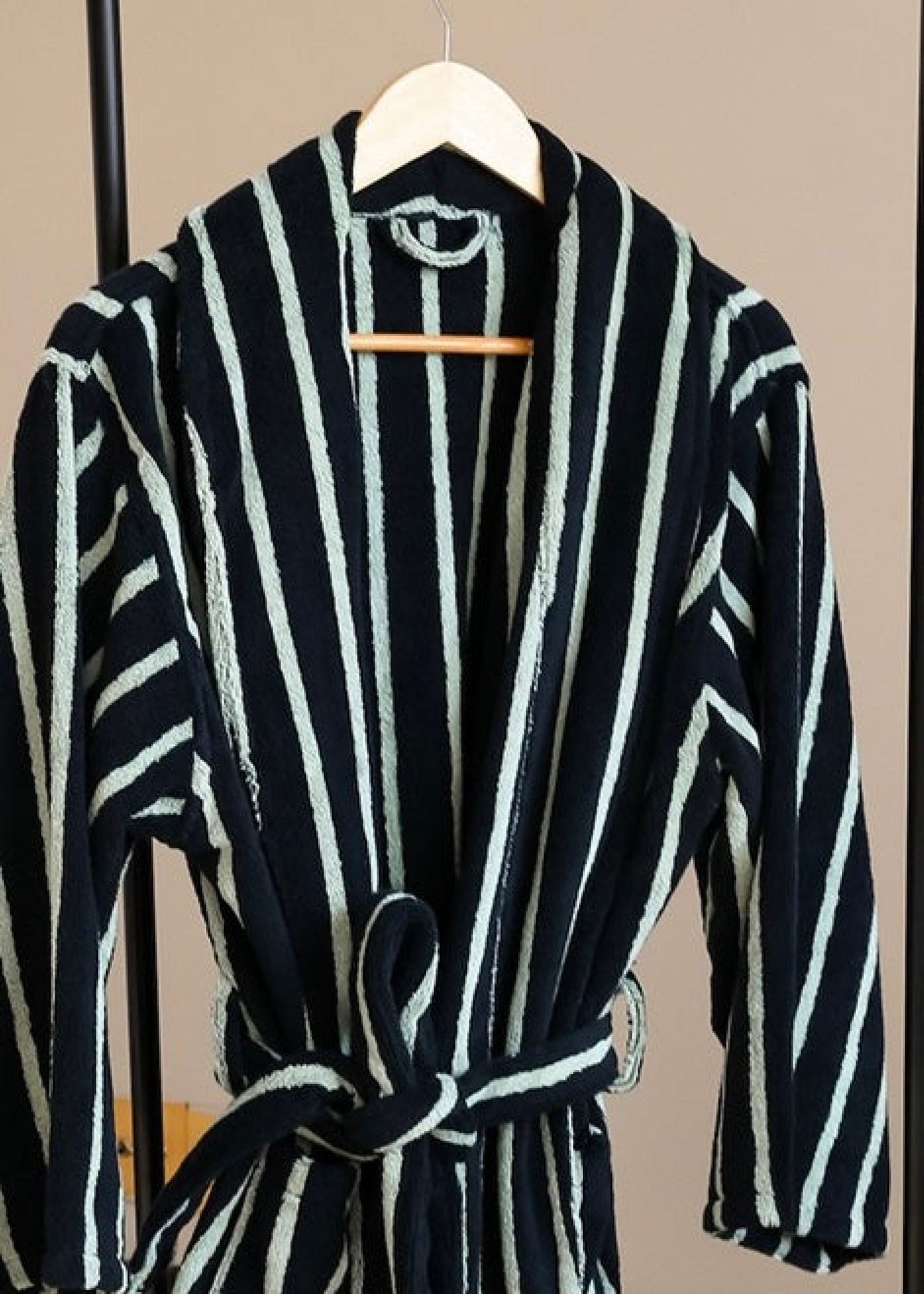 Retro Minimalist Striped Bathrobe Set / Green