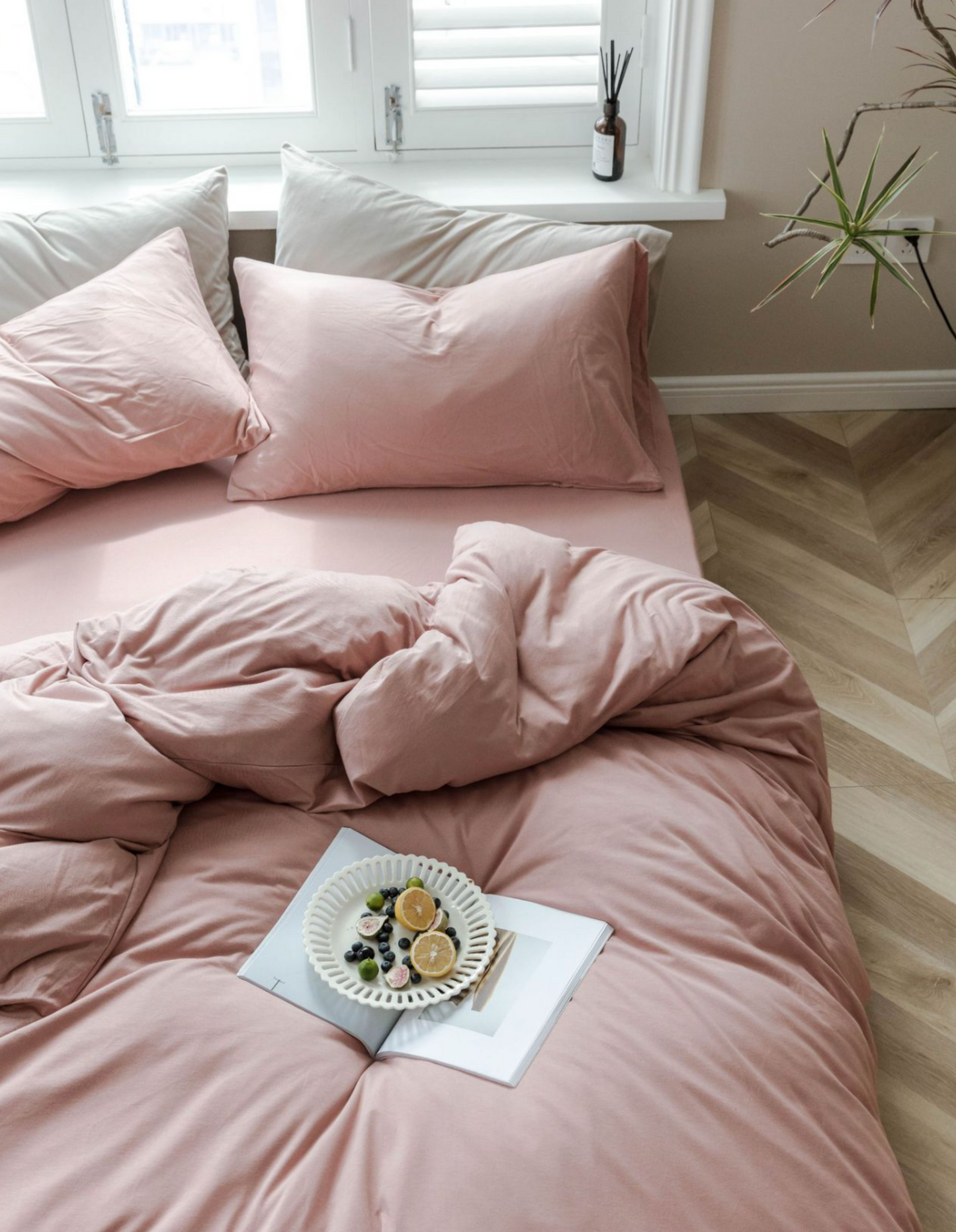 Solid Bedding Set / Beige