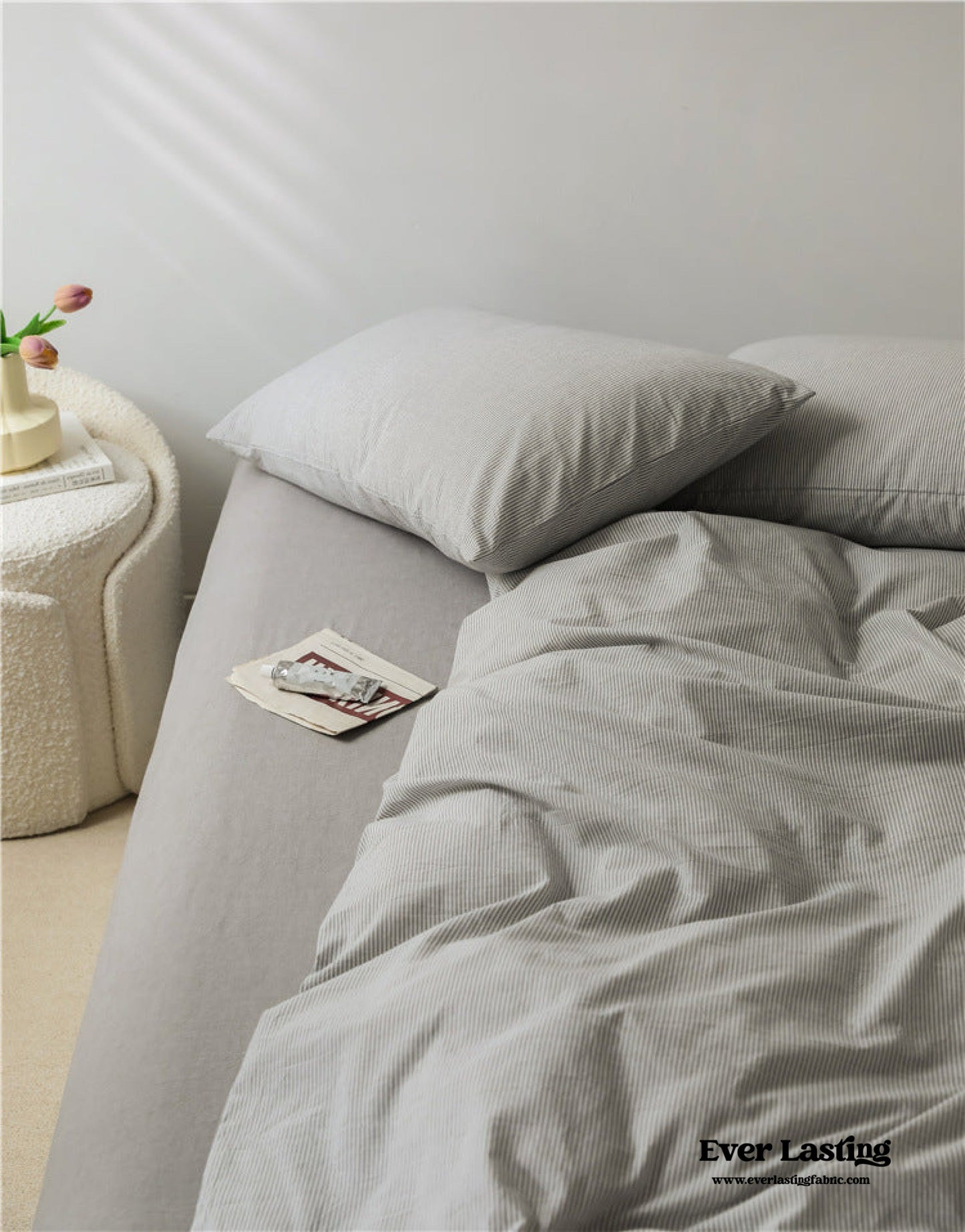 Thin Stripe Bedding Set / Gray