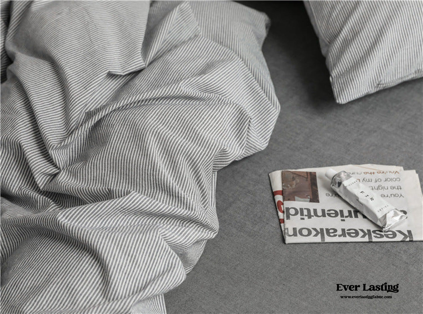 Thin Stripe Bedding Set / Gray