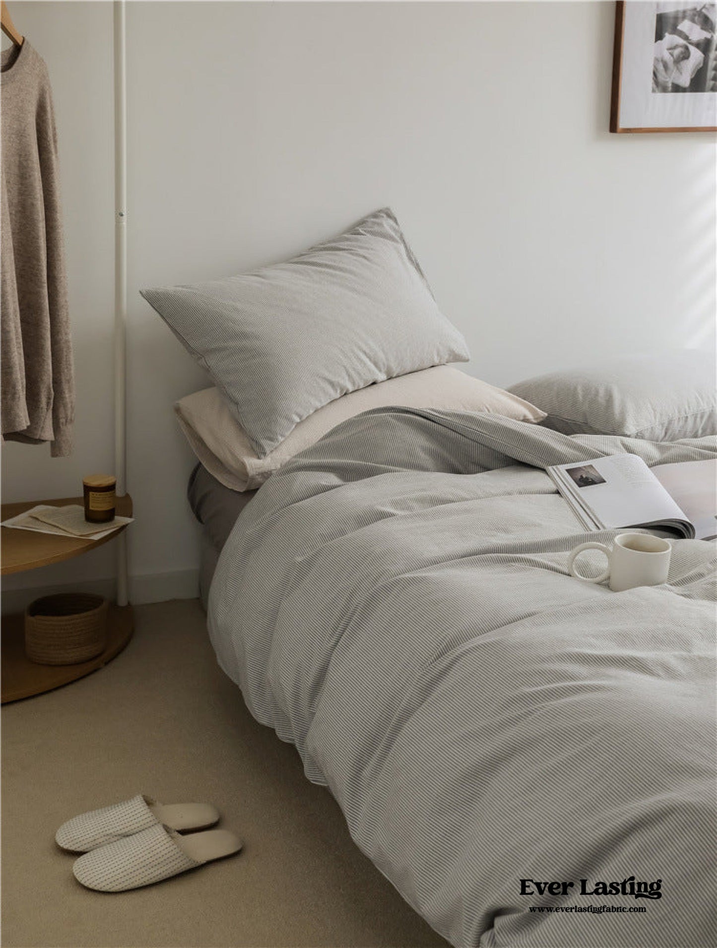 Thin Stripe Bedding Set / Gray