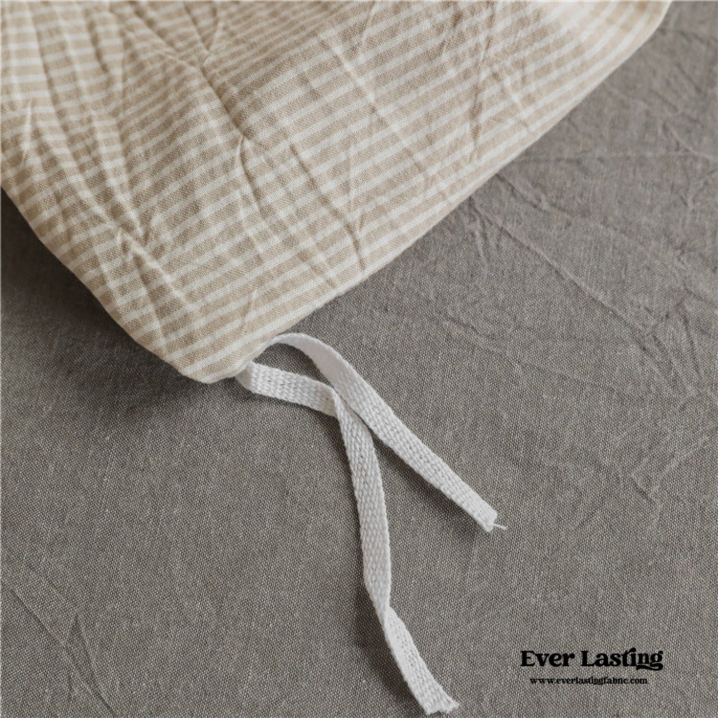 Thin Stripe Bedding Set / Gray