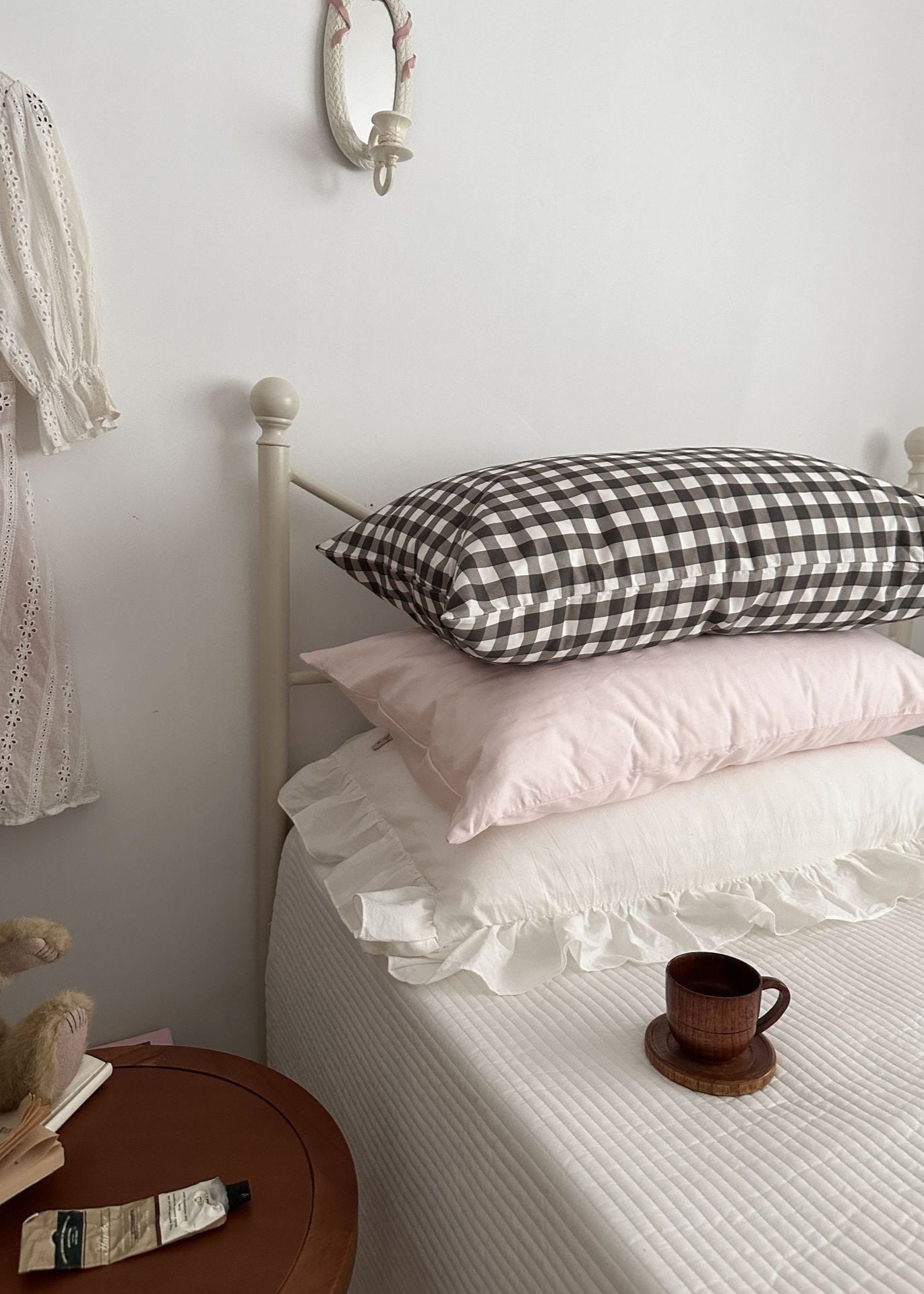 Ella Pure Cotton Pillowcases / Brown