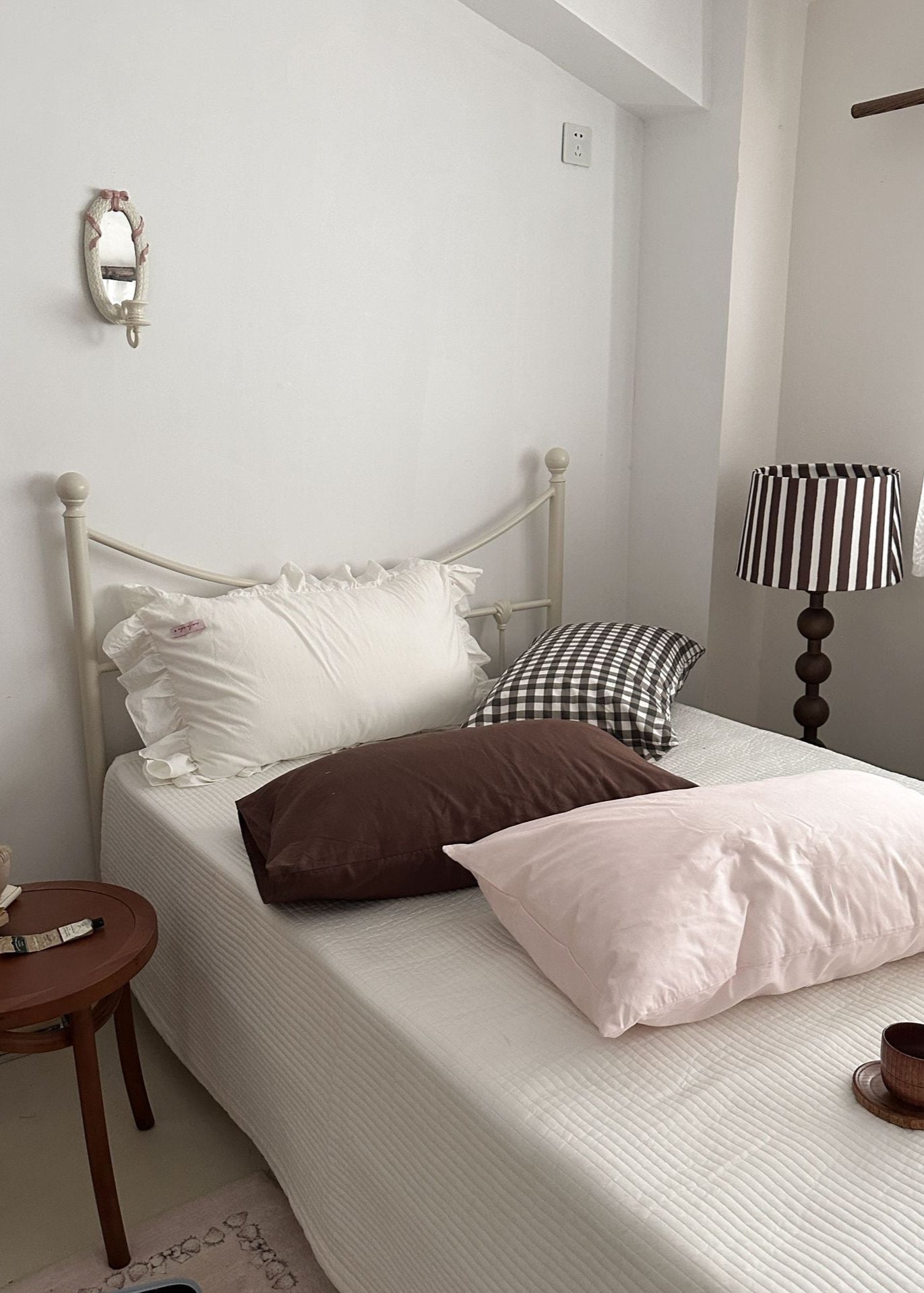 Ella Pure Cotton Pillowcases / Brown