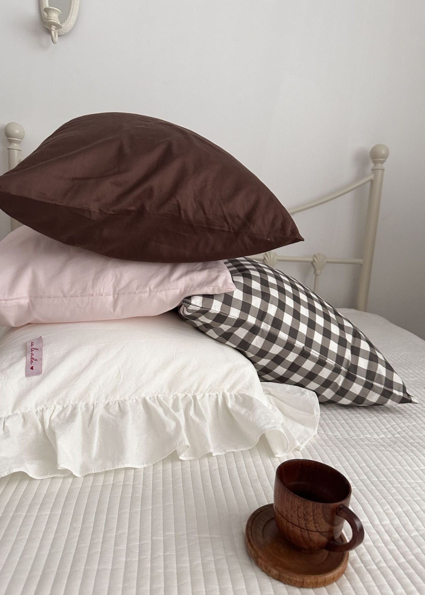Ella Pure Cotton Pillowcases / Brown