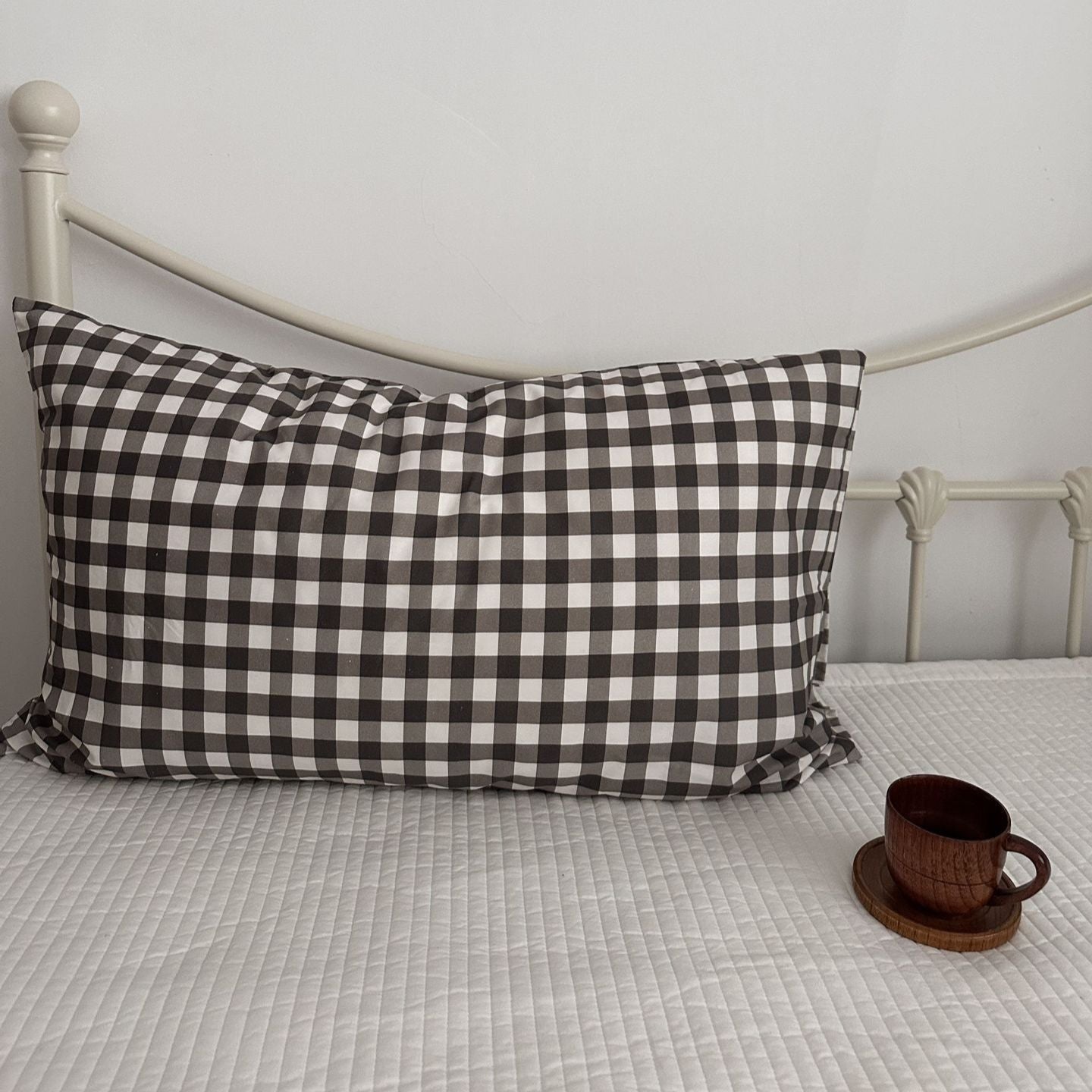 Ella Pure Cotton Pillowcases / Brown