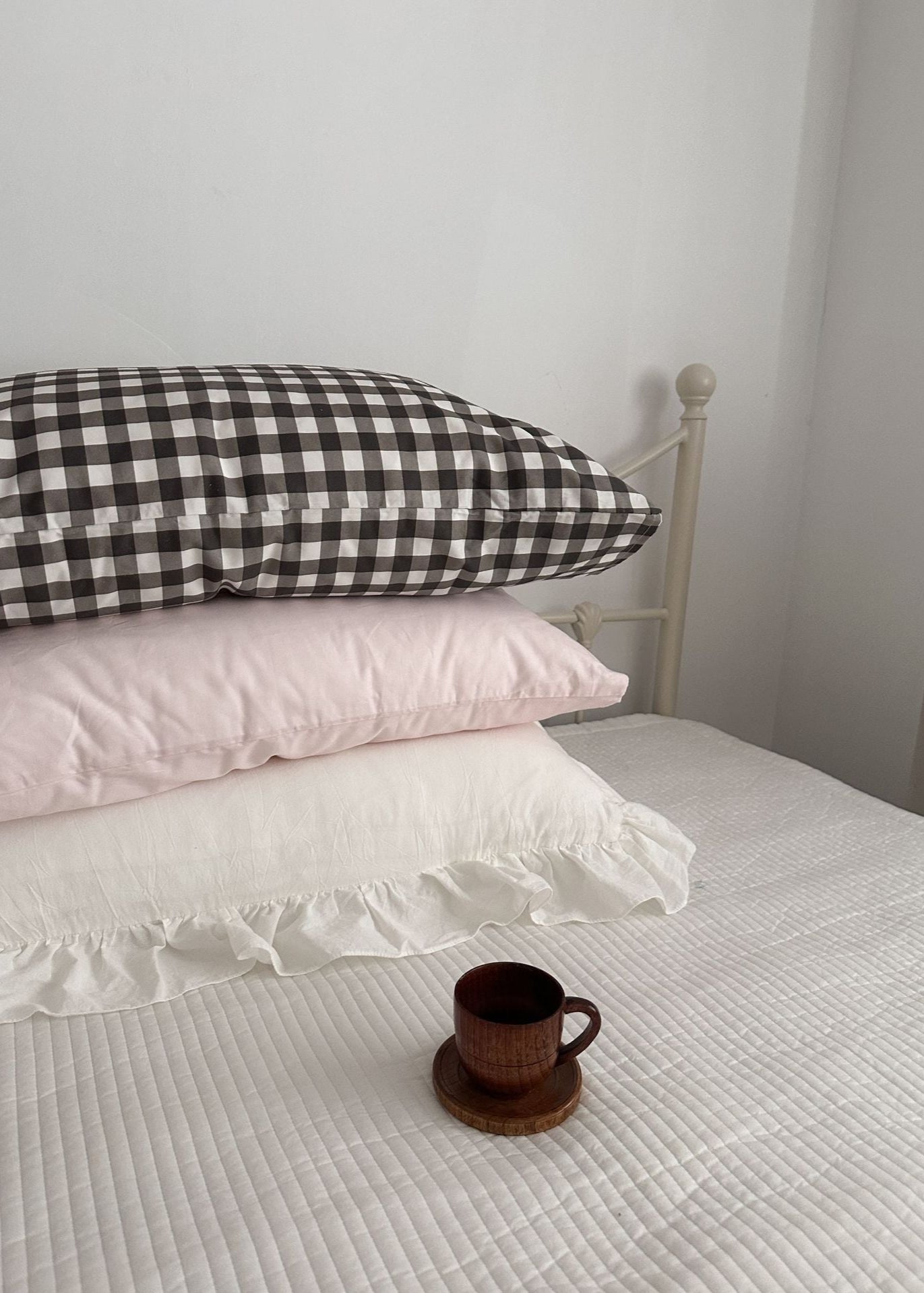 Ella Pure Cotton Pillowcases / Brown