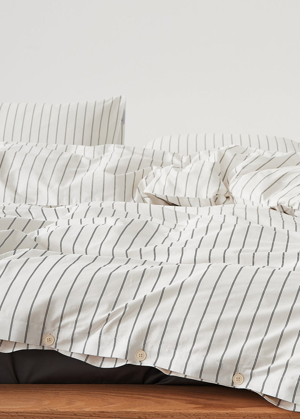 Henry Striped Buttoned Bedding Set / Coffee