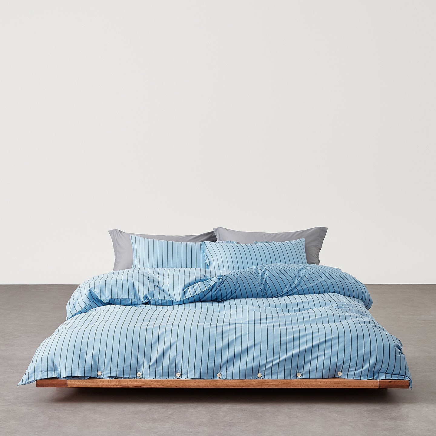 Henry Striped Buttoned Bedding Set / Coffee