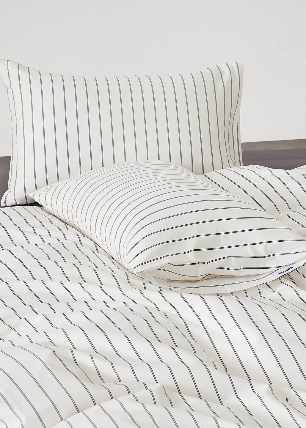 Henry Striped Buttoned Bedding Set / Coffee