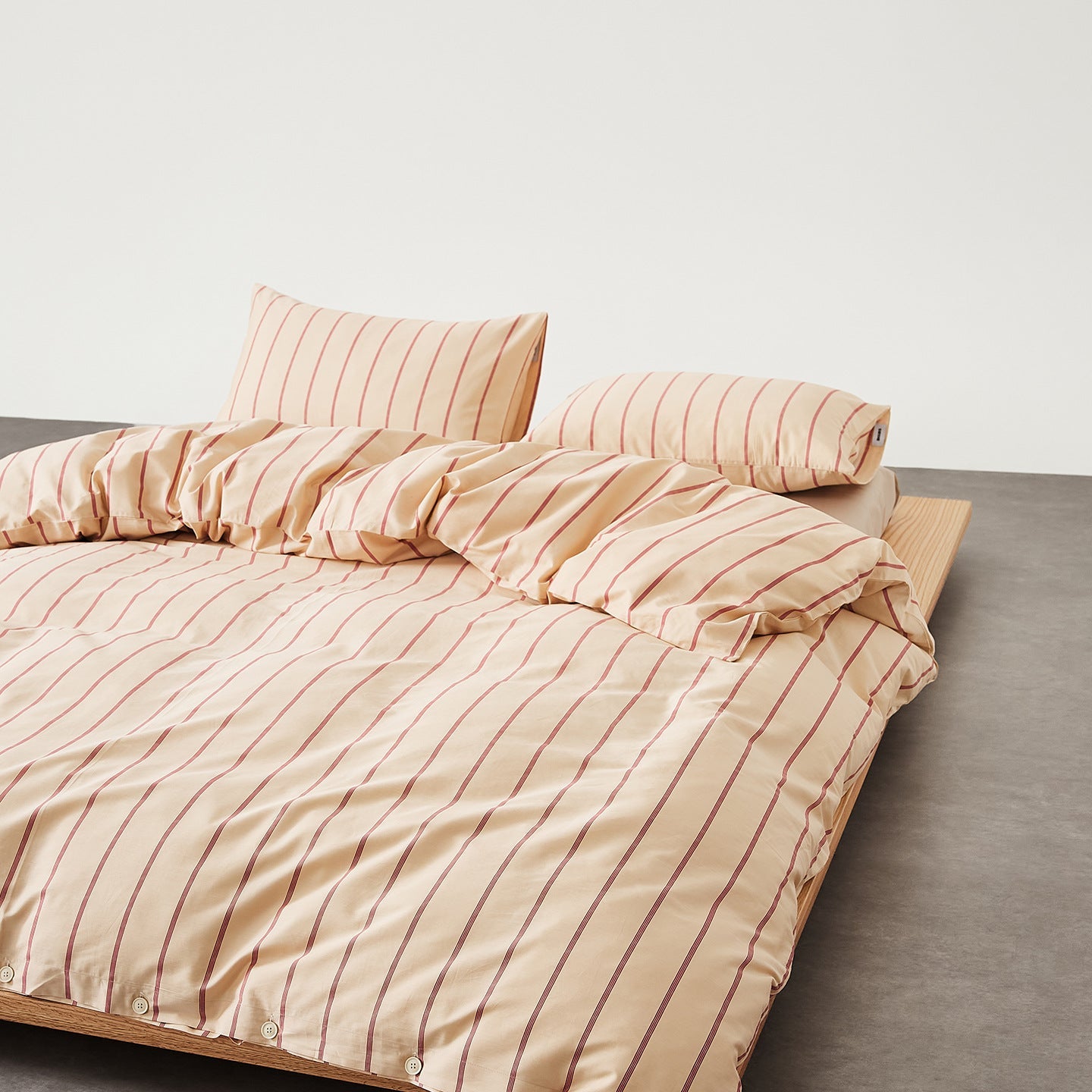 Henry Striped Buttoned Bedding Set / Coffee