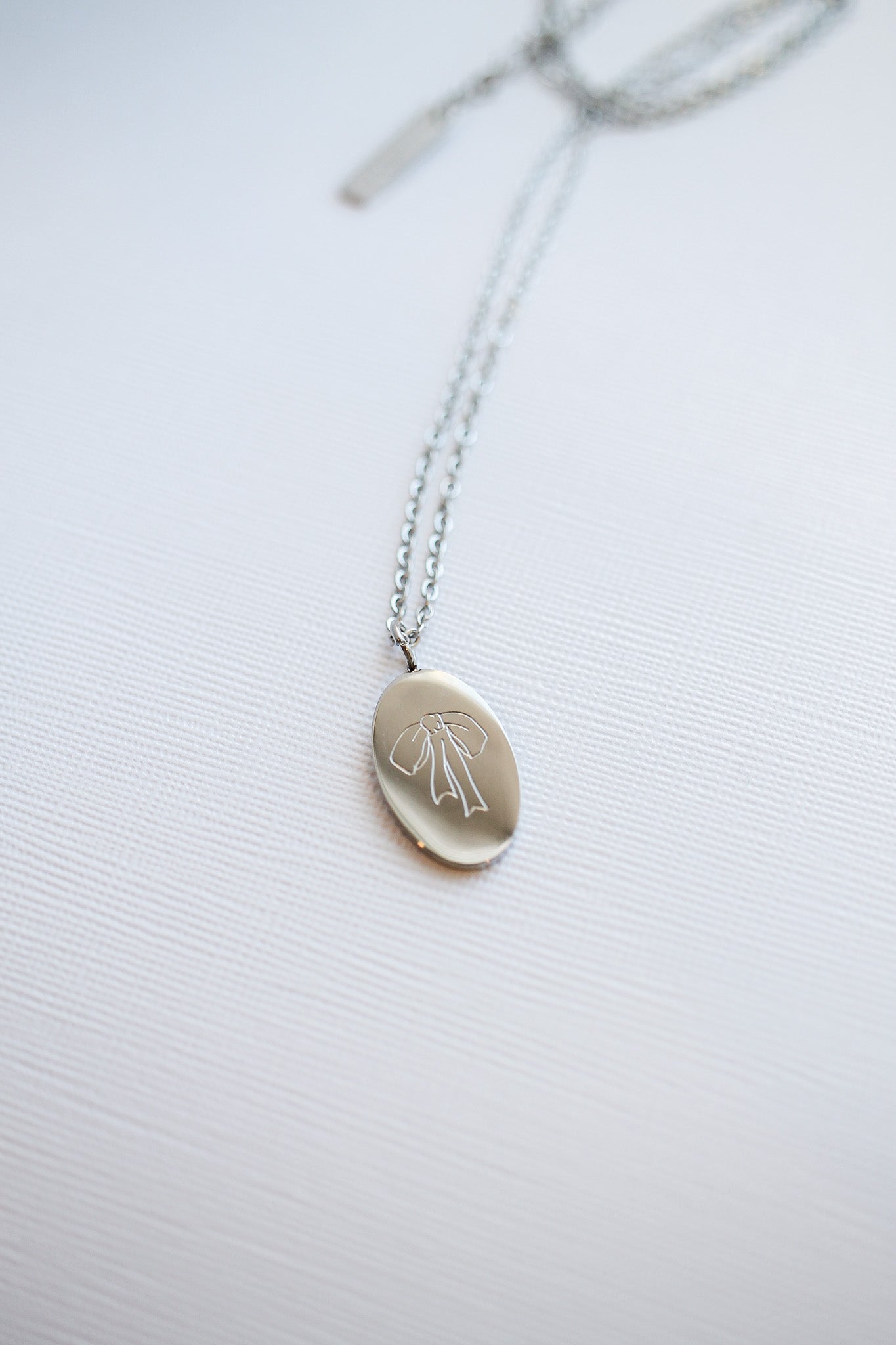 Bow Necklace