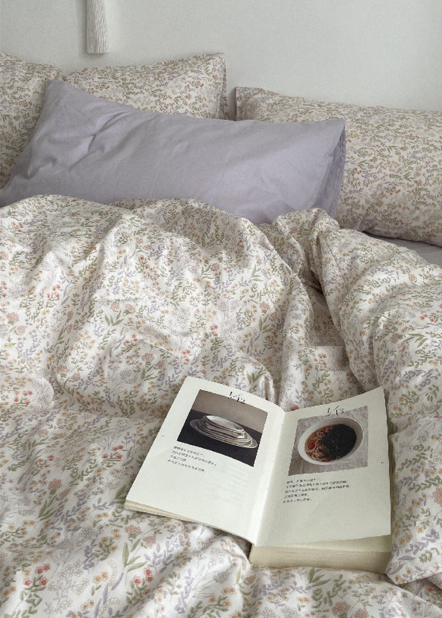 Cottage Floral Bedding Set / Lilac Purple