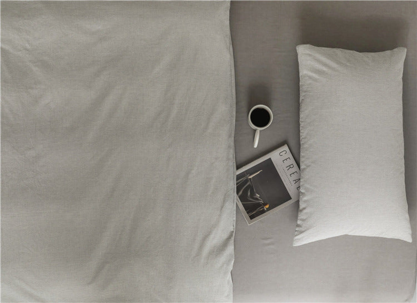Thin Stripe Bedding Set / Gray