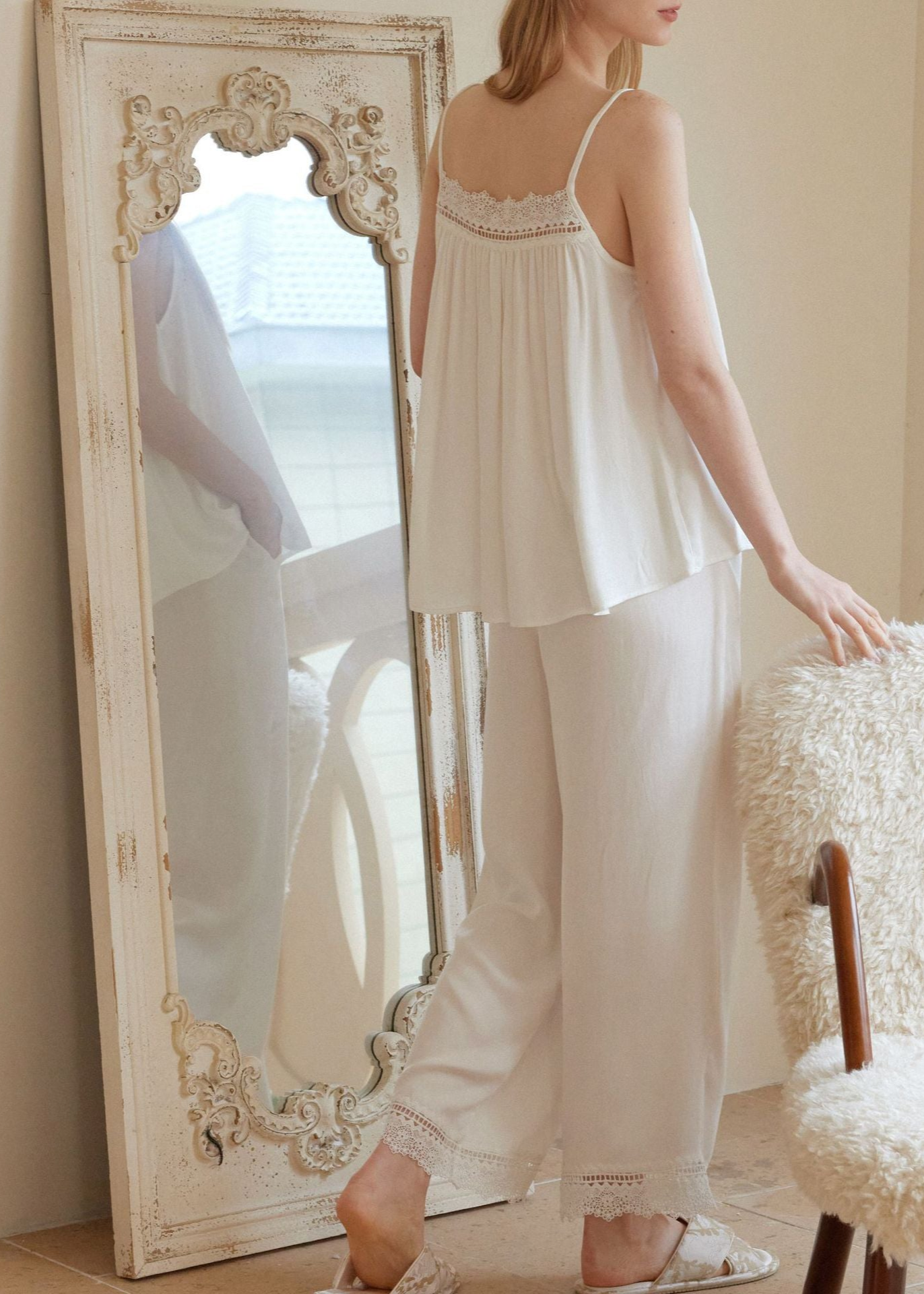 Amie Lace Collar Satin Lightweight Pajama Set / White